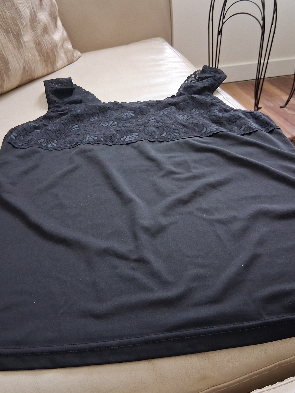 Vanity Fair Black Lace-Trim C